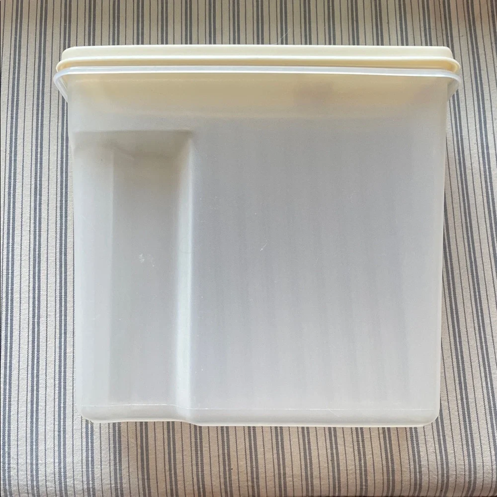 VTG Rubbermaid Servin' Saver cereal container w/ lid dry food storage 13 cups